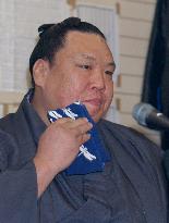 Former maegashira Higonoumi retires